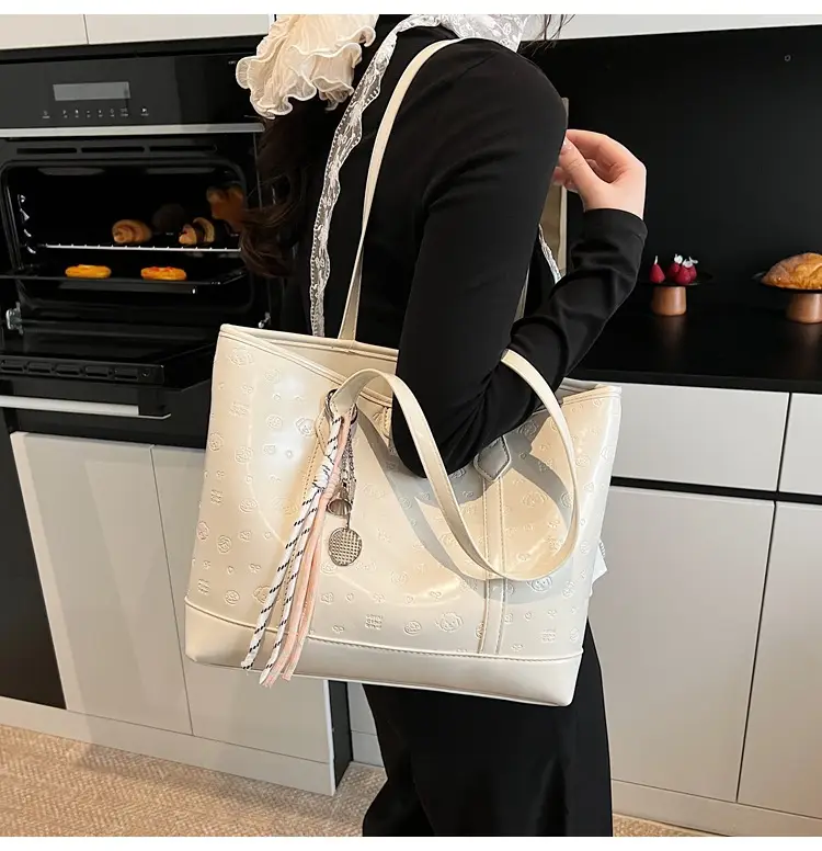 Korean Style White Leather Tote Bag for Women — feature 14