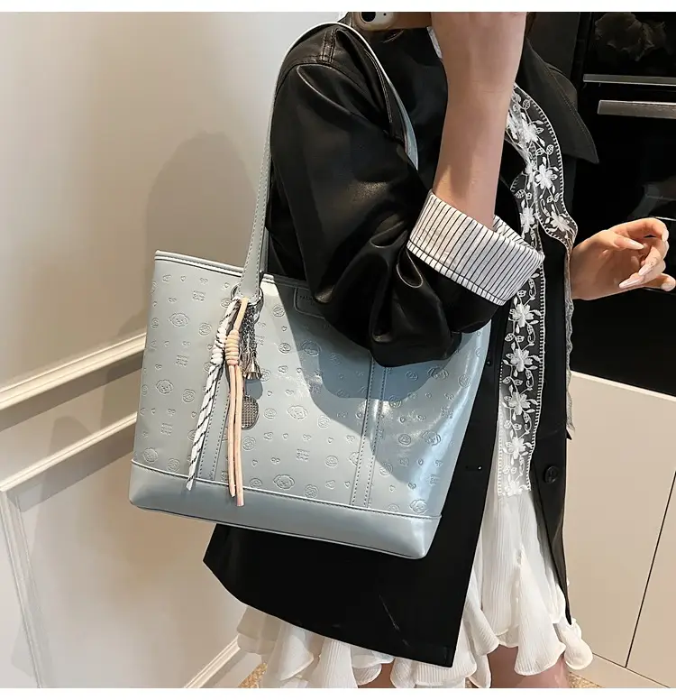 Korean Style White Leather Tote Bag for Women — feature 16