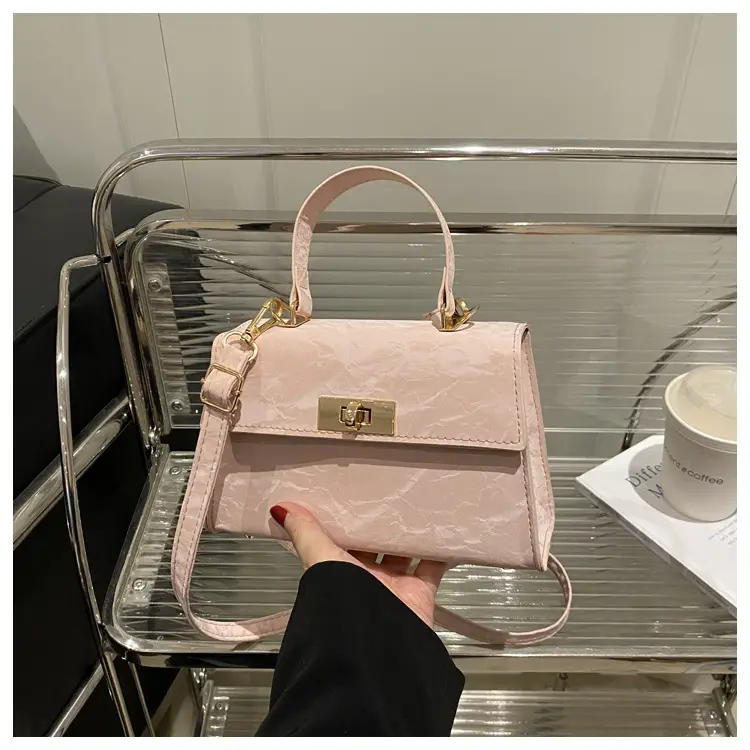 Pink Leather Crossbody Bag for Women Autumn 2025 — feature 11