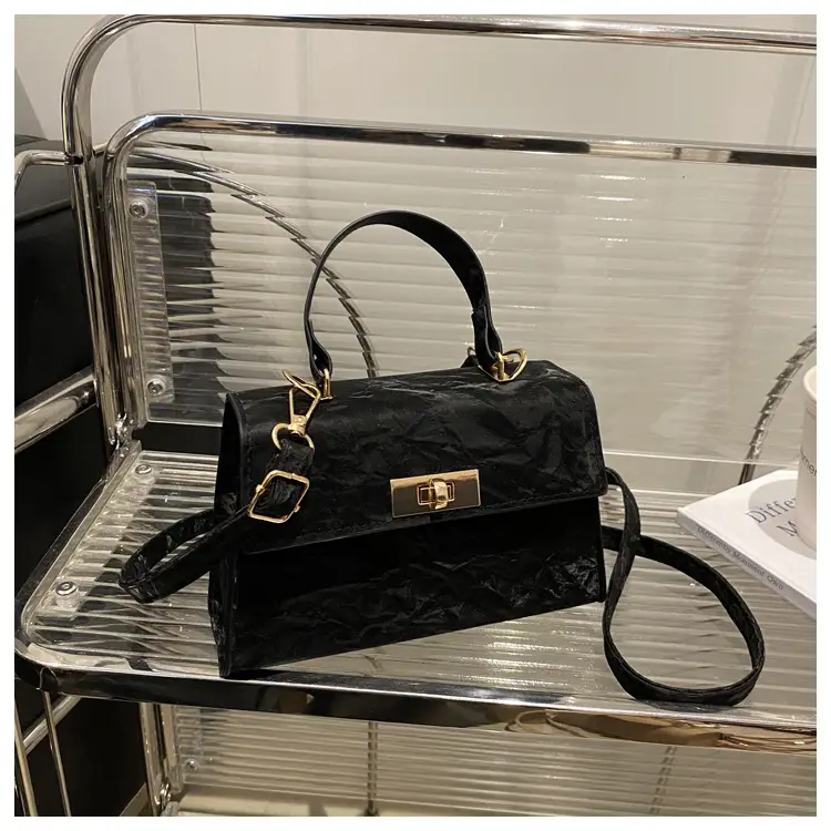 Pink Leather Crossbody Bag for Women Autumn 2025 — feature 16
