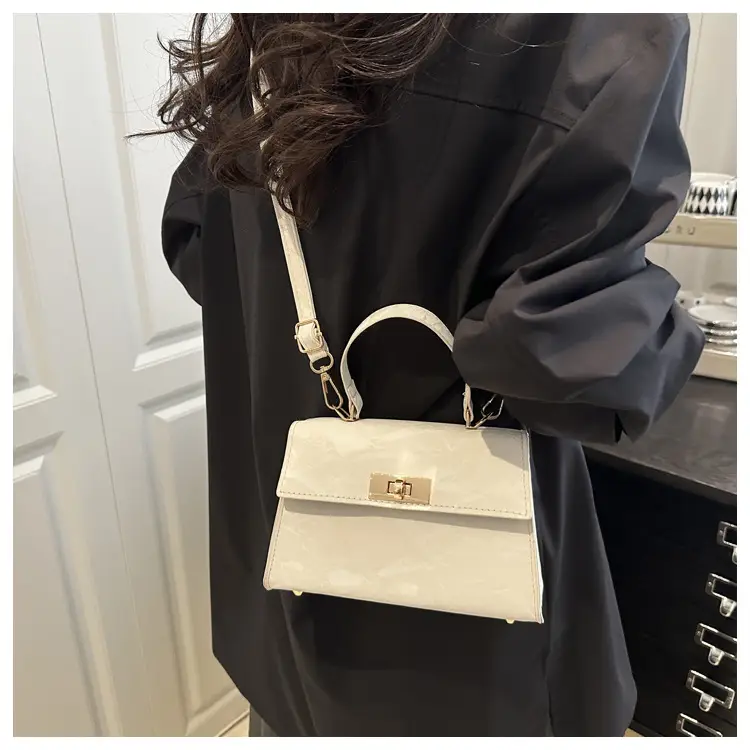 Pink Leather Crossbody Bag for Women Autumn 2025 — feature 33