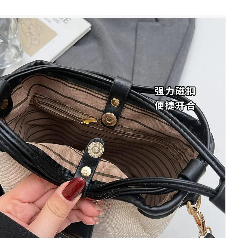 Black Contrast Shoulder Bag 2025 Summer New Fashion luggage and leather goods — feature 7