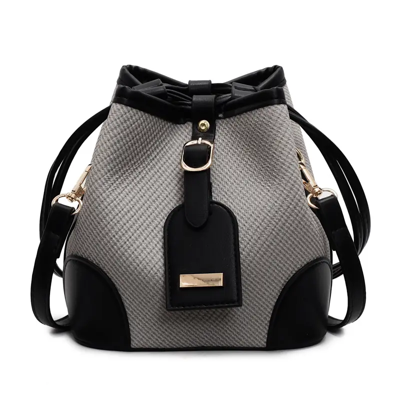 Black Contrast Shoulder Bag 2025 Summer New Fashion luggage and leather goods - Image 4
