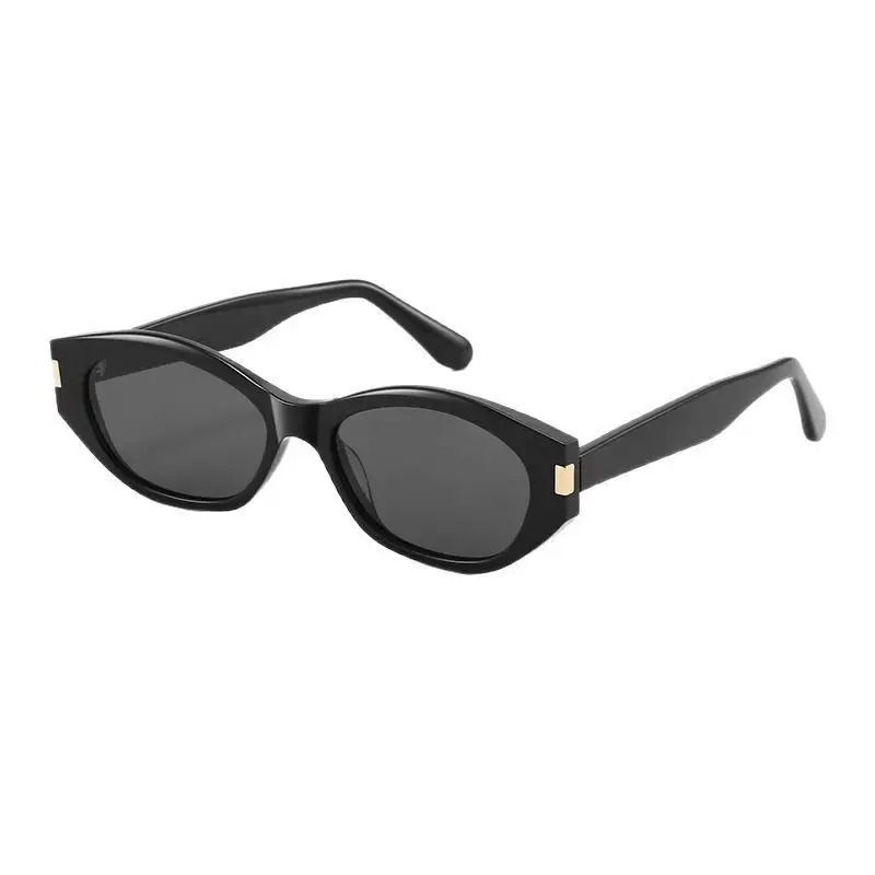 Women Retro UV Sunglasses Black Gold Frame