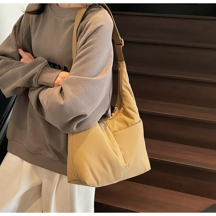 New Pink Large Capacity Shoulder Bag for Women — feature 40
