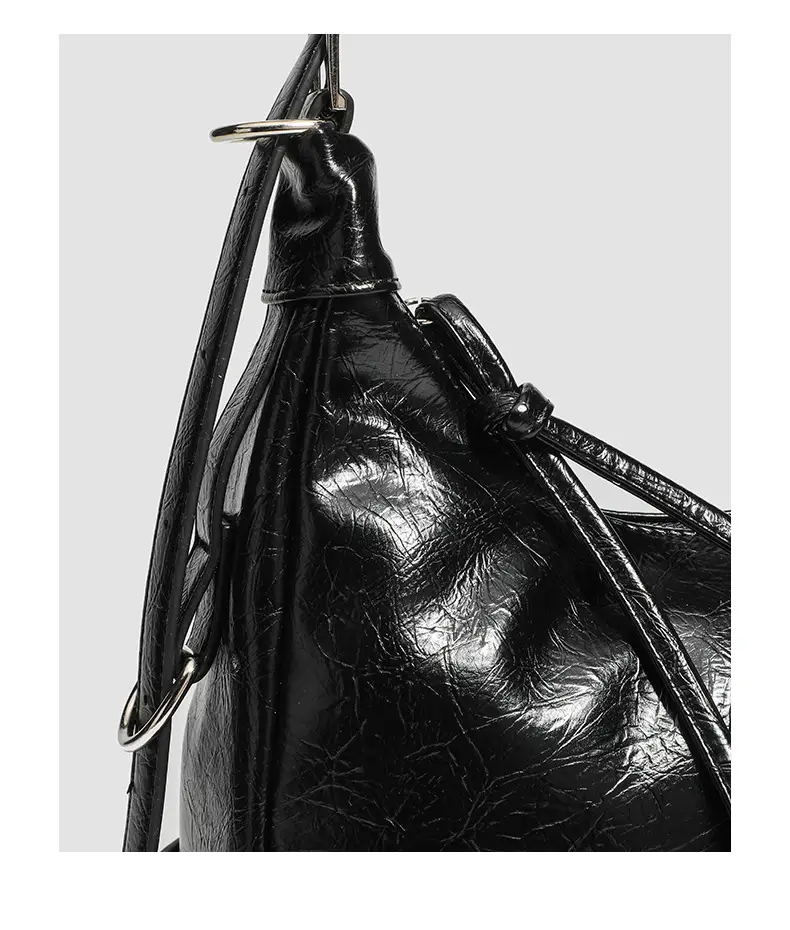 Black Vintage Commuter Bag for Women 2026 — feature 22