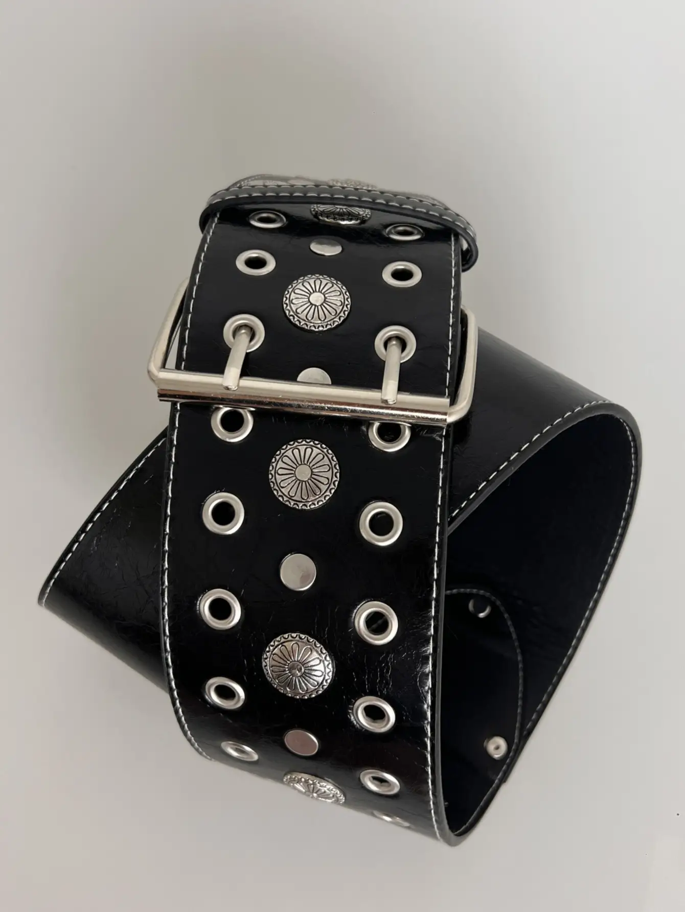 Y2K Punk Wide Belt Air Eye Rivets Gold — feature 11