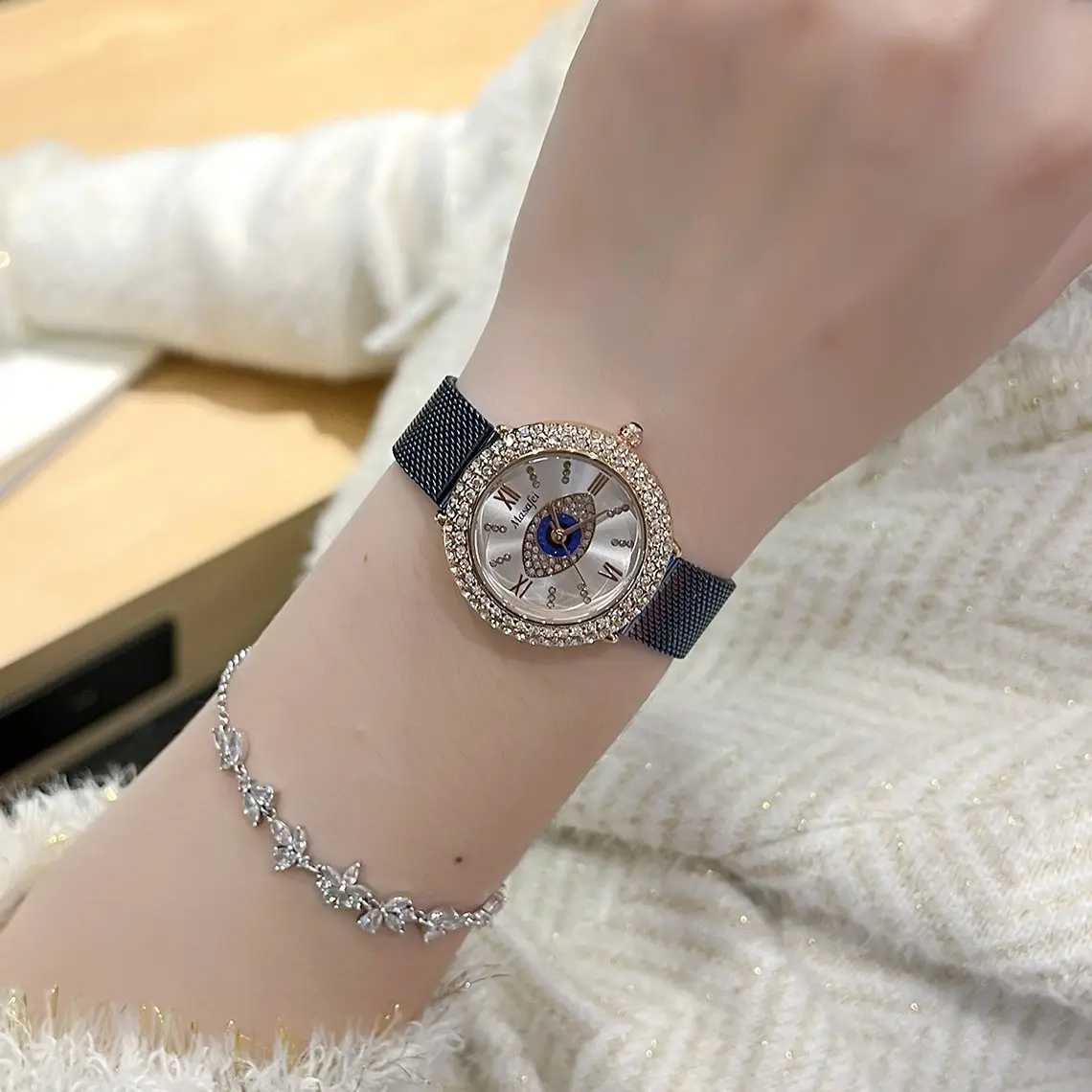 Cross-Border Diamond Watch Set for Women Light Luxury Waterproof - Image 4