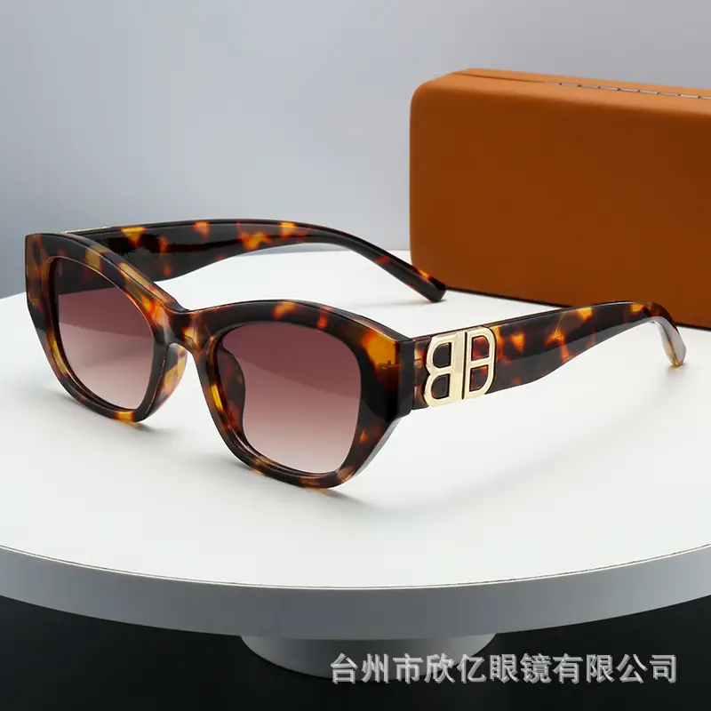 2025 Cat's Eye Sunglasses White Gold Lettered