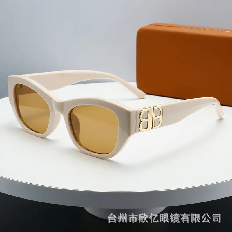 2025 Cat's Eye Sunglasses White Gold Lettered