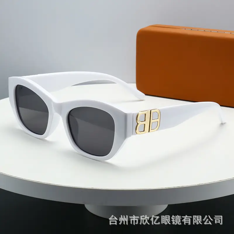 2025 Cat's Eye Sunglasses White Gold Lettered
