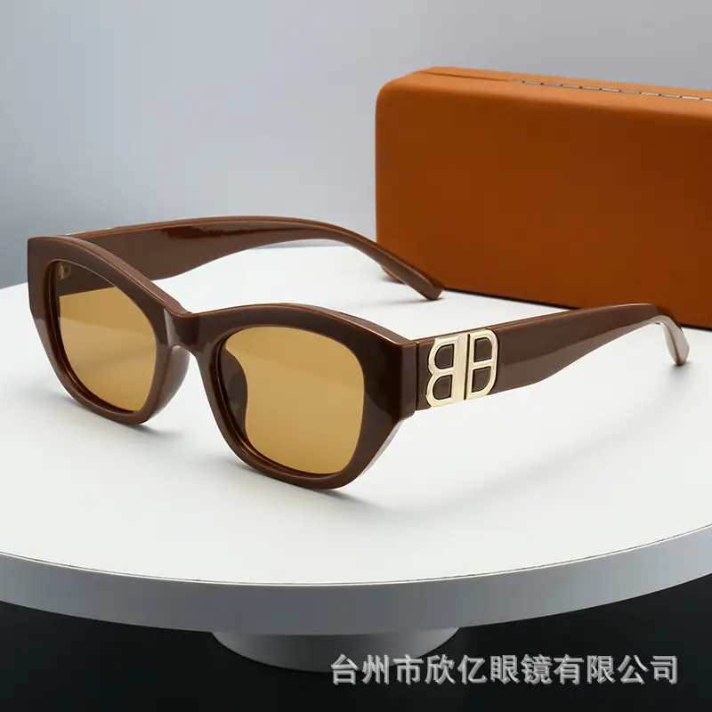 2025 Cat's Eye Sunglasses White Gold Lettered