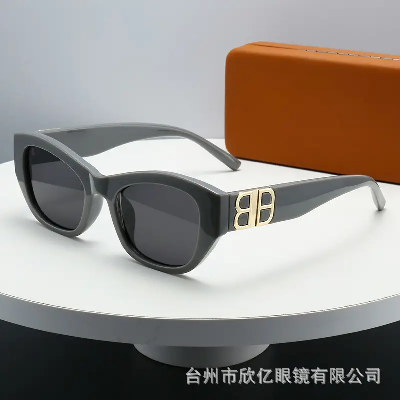 2025 Cat's Eye Sunglasses White Gold Lettered