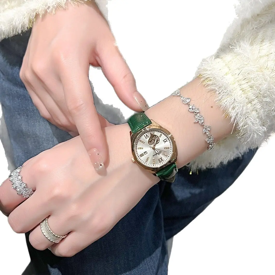 Women's Green Quartz Watch with Diamond Bracelet - Image 6