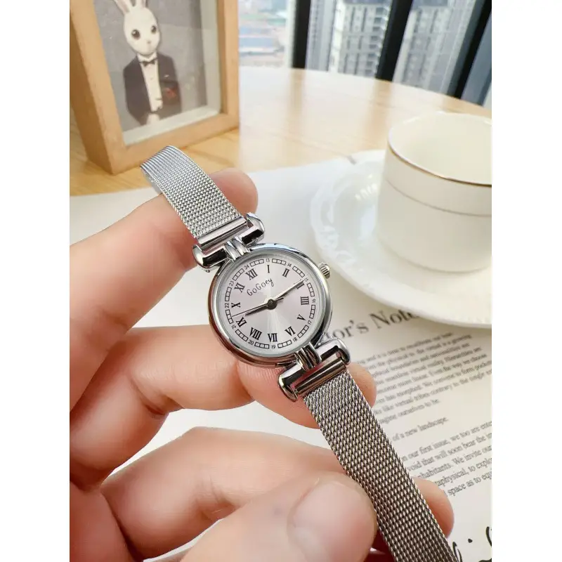 Women's Gold Mesh Watch with Retro Quartz Dial - Image 4