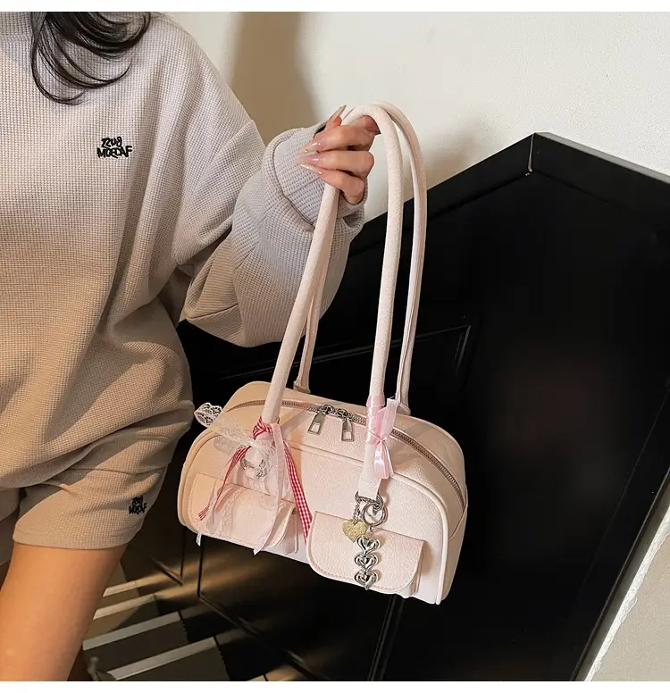 Women's Cream Crossbody Bag with Chain Strap — feature 11