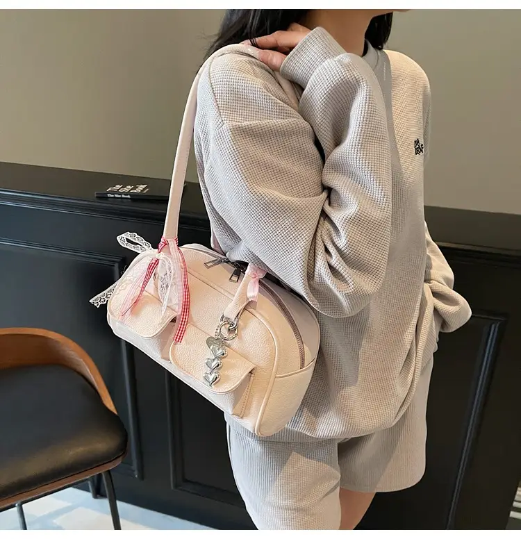 Women's Cream Crossbody Bag with Chain Strap — feature 13