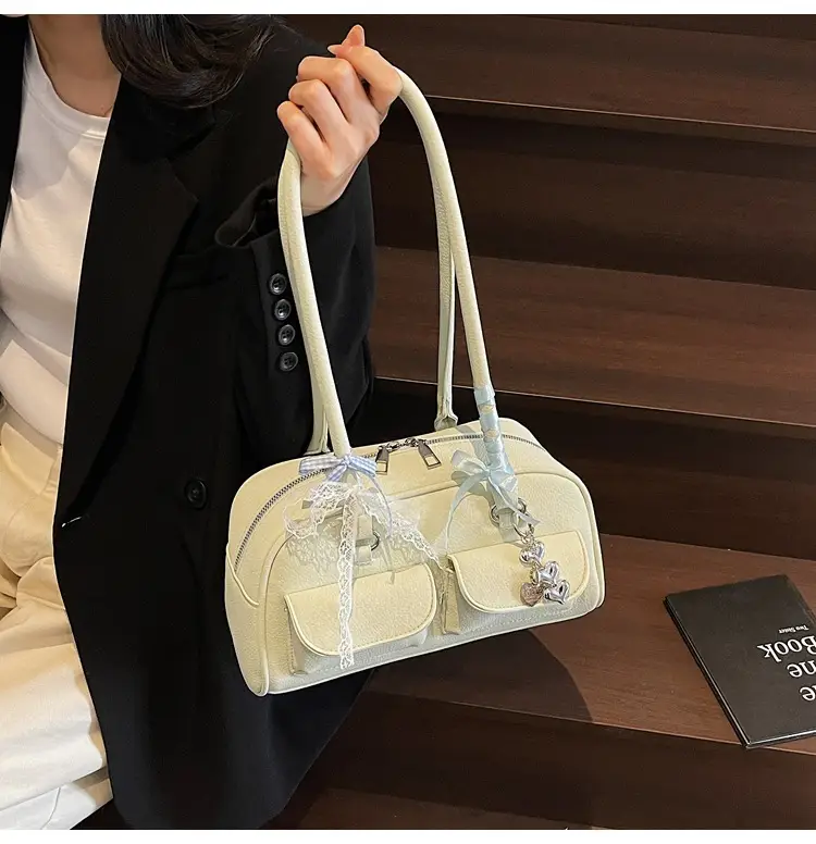Women's Cream Crossbody Bag with Chain Strap — feature 14