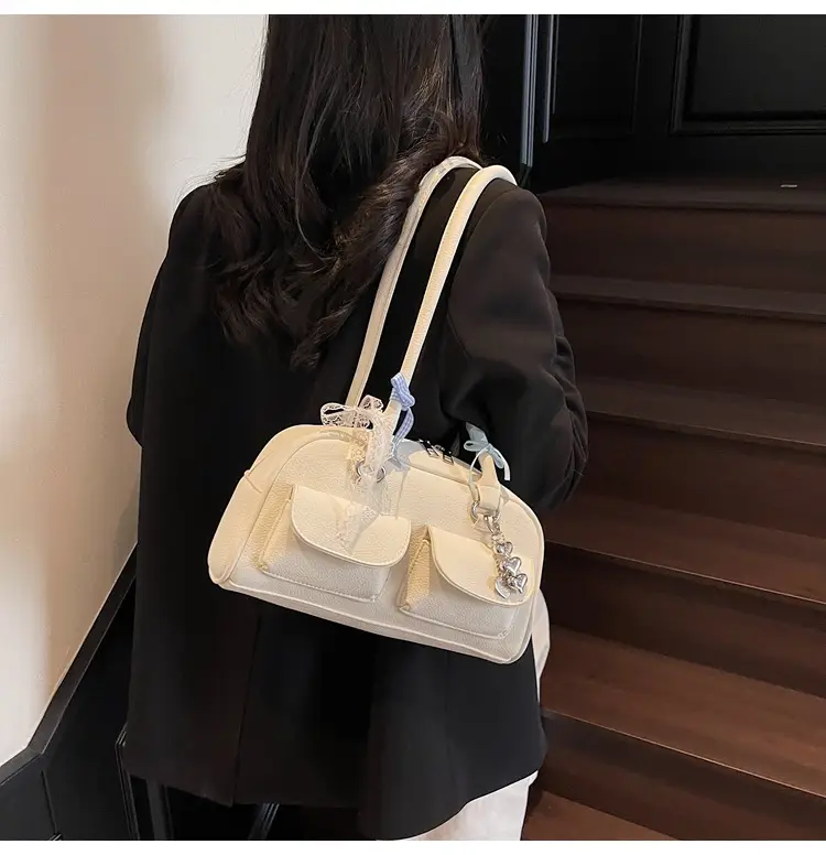 Women's Cream Crossbody Bag with Chain Strap — feature 19