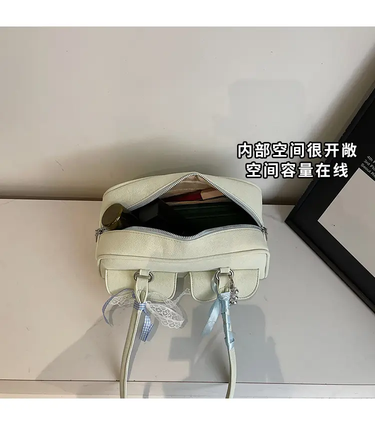 Women's Cream Crossbody Bag with Chain Strap — feature 7
