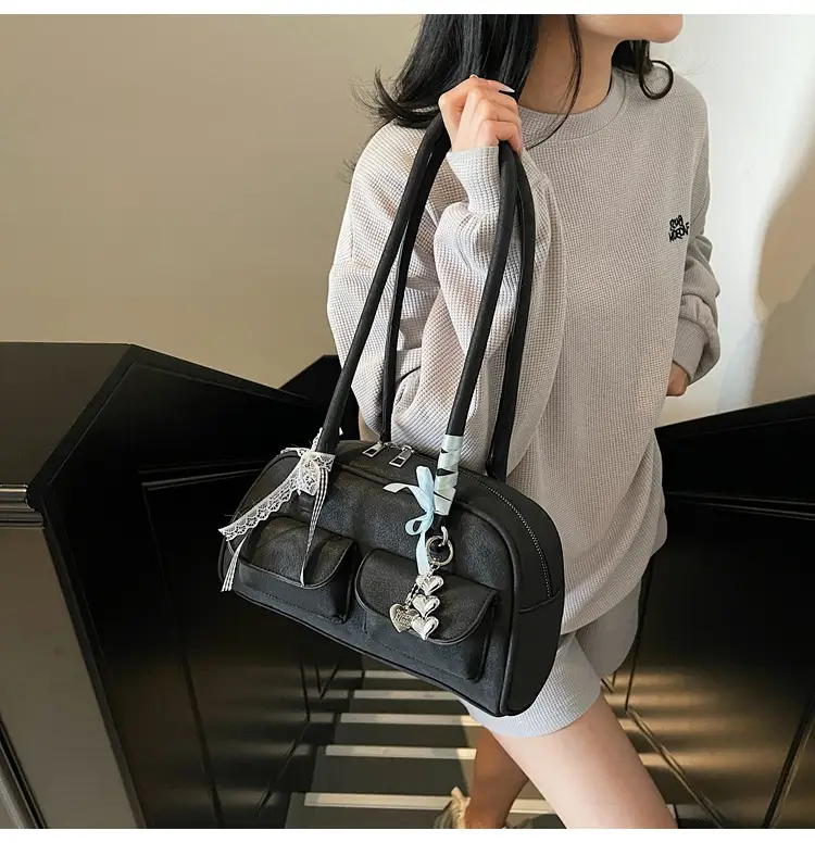 Women's Cream Crossbody Bag with Chain Strap — feature 8