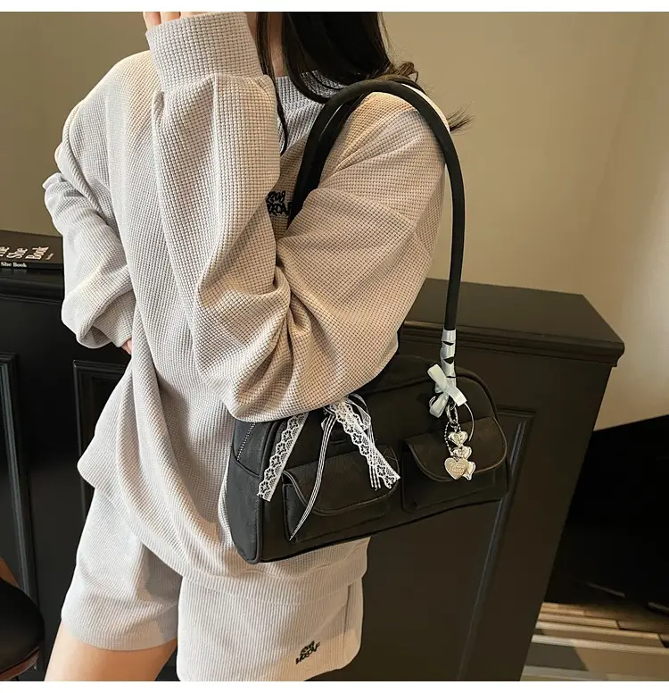 Women's Cream Crossbody Bag with Chain Strap — feature 9