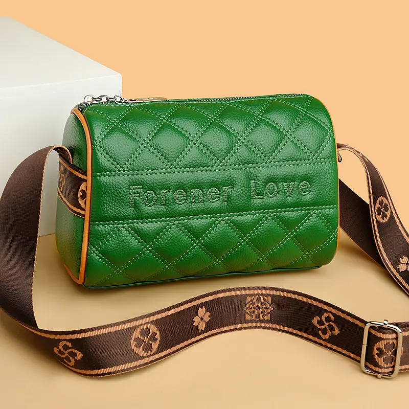 Black Quilted Women's Crossbody Bag with Fumeida Aishu Logo - Image 7
