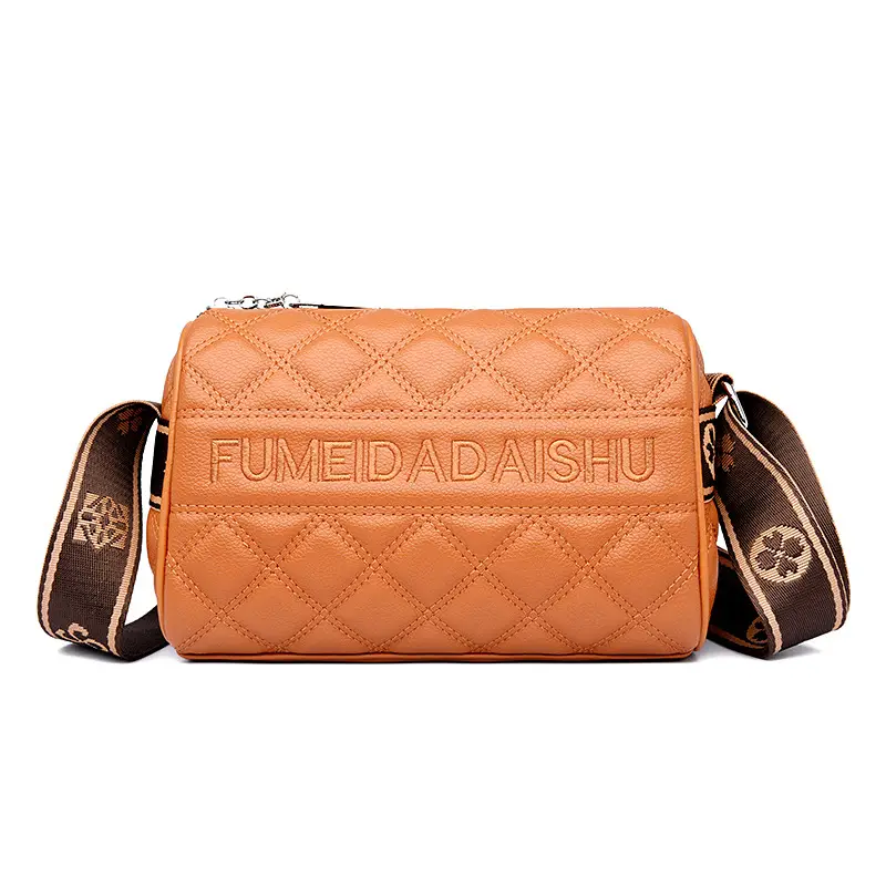 Black Quilted Women's Crossbody Bag with Fumeida Aishu Logo - Image 4