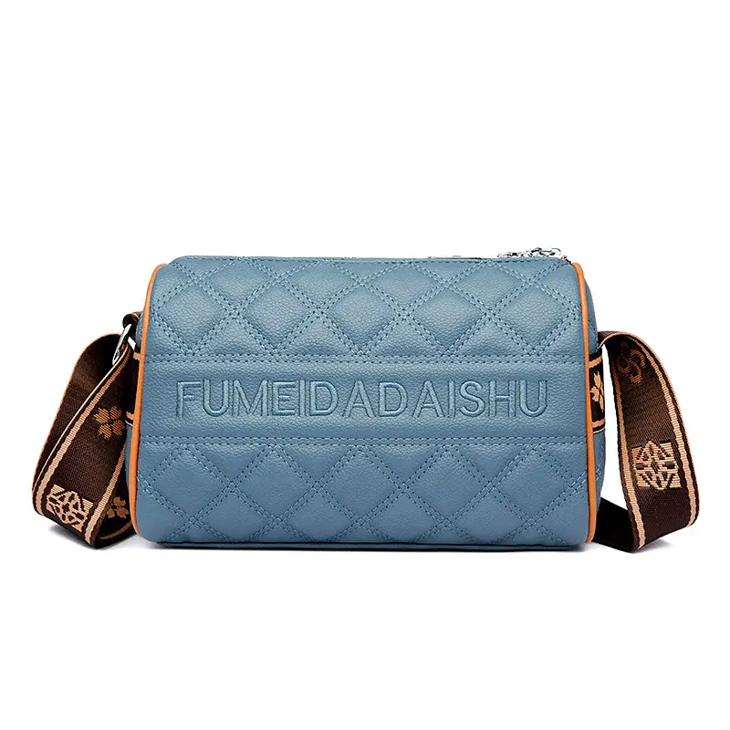 Black Quilted Women's Crossbody Bag with Fumeida Aishu Logo - Image 5