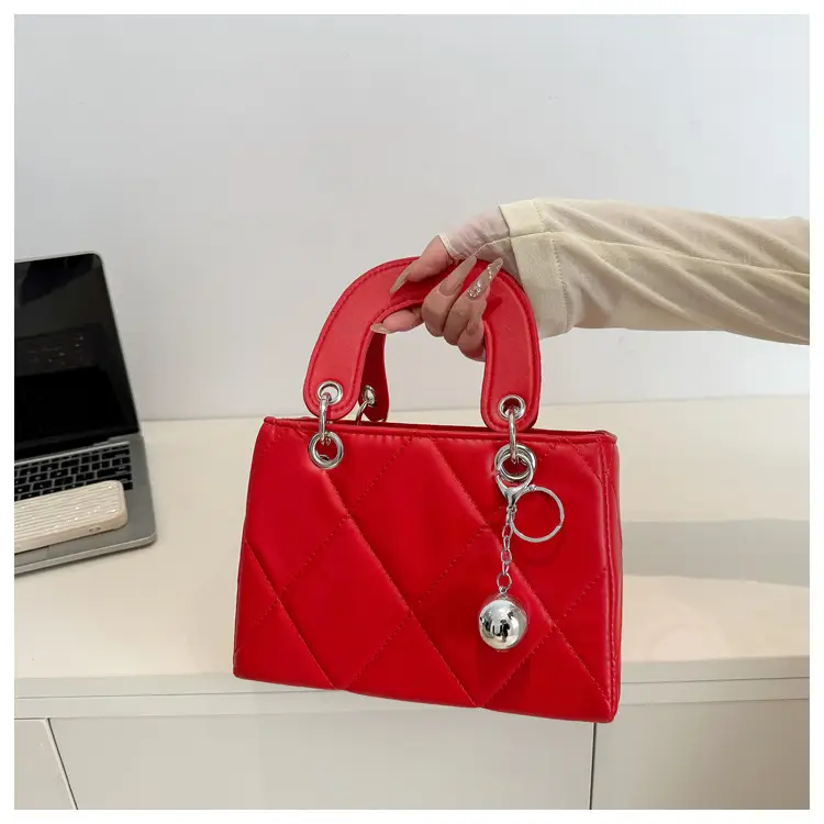 White Quilted Shoulder Bag for Women 2025 — feature 15