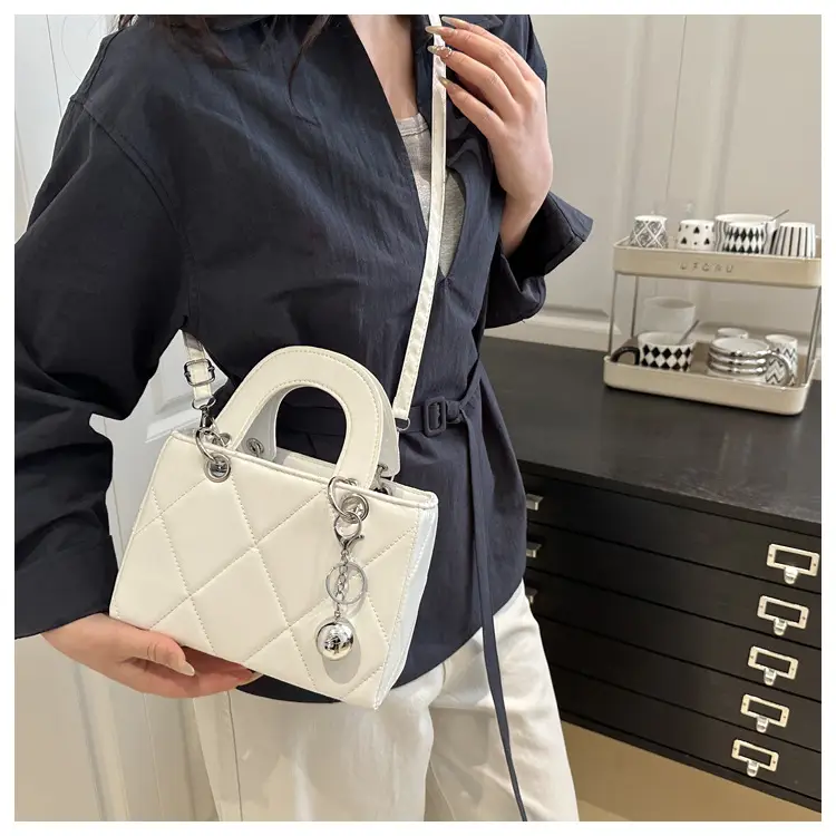 White Quilted Shoulder Bag for Women 2025 — feature 19