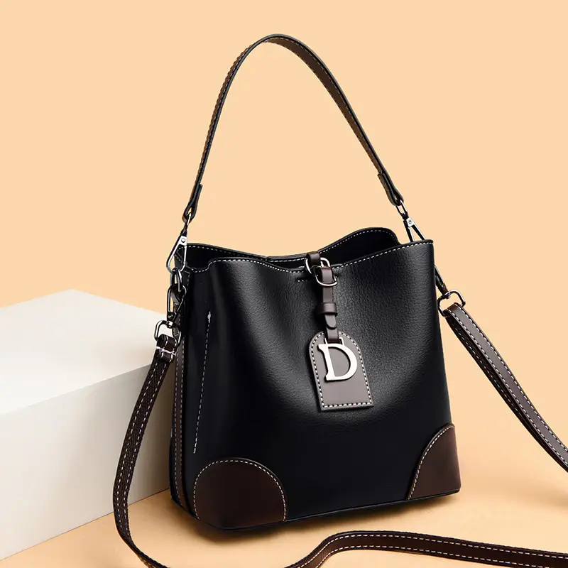 Women's Black D-Log Crossbody Bag 2025 New Arrival - Image 4