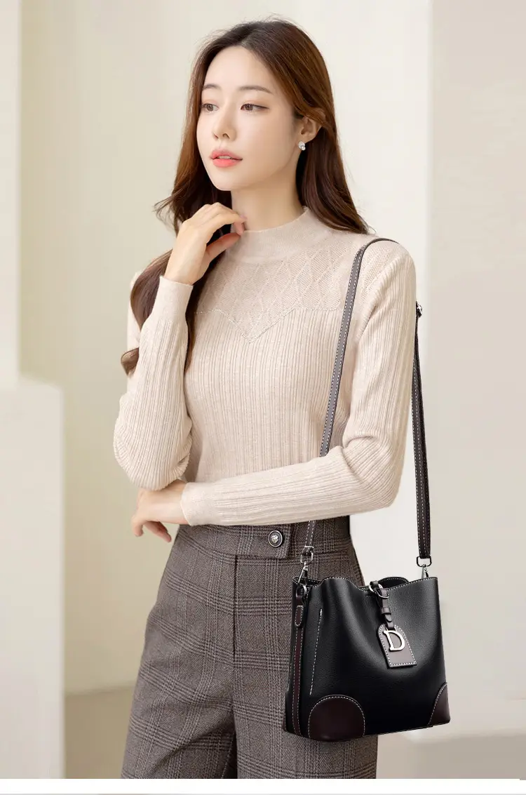 Women's Black D-Log Crossbody Bag 2025 New Arrival — feature 10
