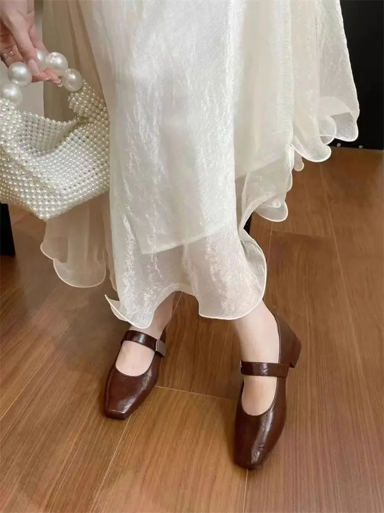 Pointed-Toe Stylish Versatile Mary Jane Leather Shoes with French-Style Chunky Heels and Velcro Fasteners, Shallow Mouth Single Shoes for Women, 2026 Spring and Autumn New Model — feature 6