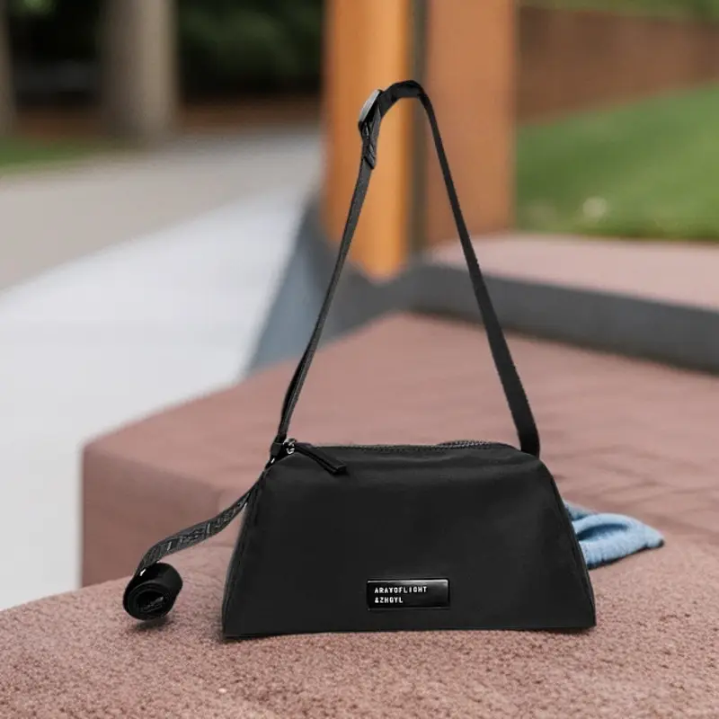 Black Crossbody Bag for Men Women 2025 Summer — feature 10