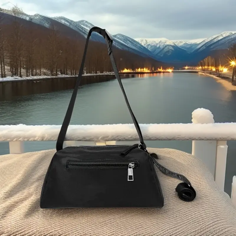 Black Crossbody Bag for Men Women 2025 Summer — feature 3