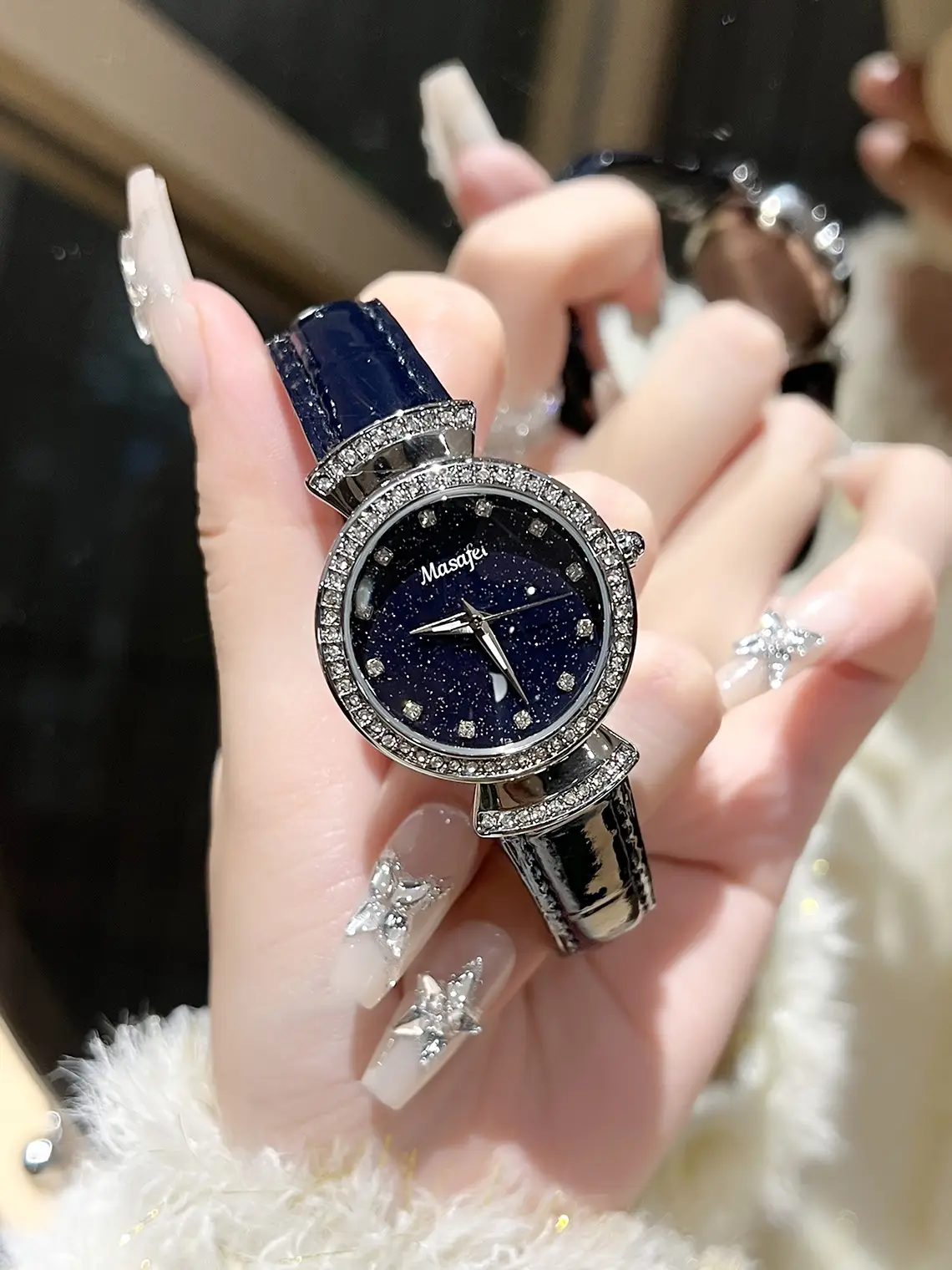 Lady's Watch Blue Crystal Water Resistant — feature 2