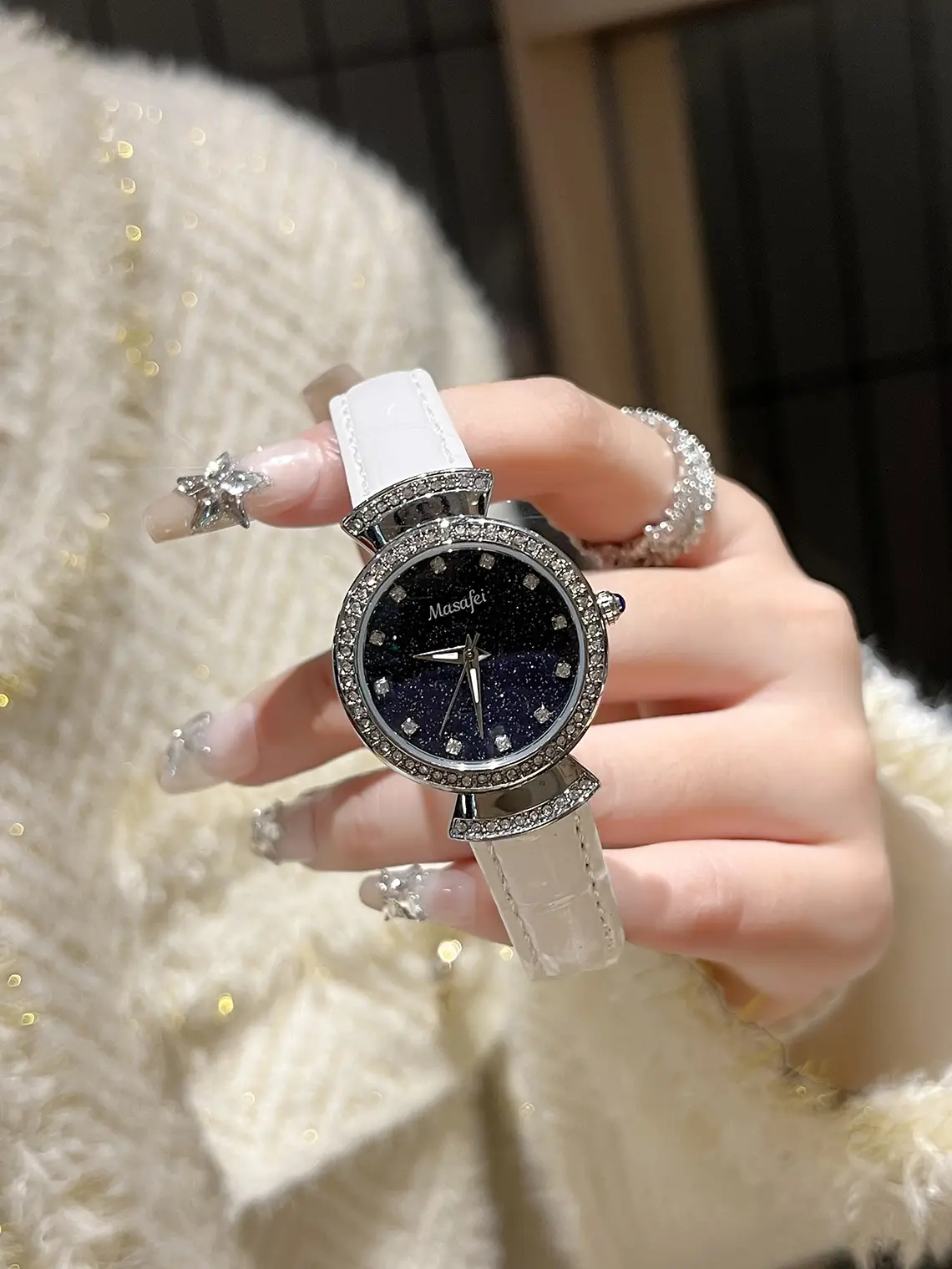 Lady's Watch Blue Crystal Water Resistant — feature 5