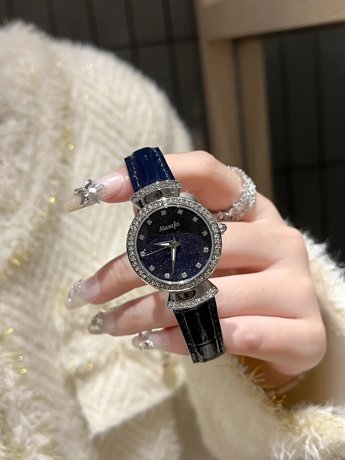 Lady's Watch Blue Crystal Water Resistant — feature 9