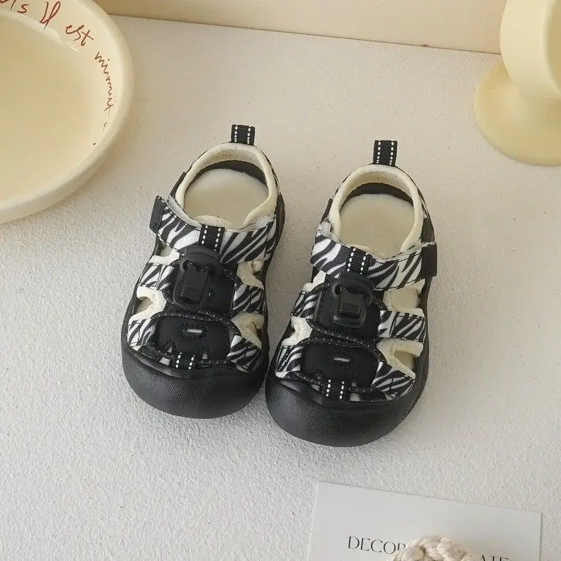 Summer New Boys Baotou Hollow Sandals Breathable Children Beach Shoes — feature 6