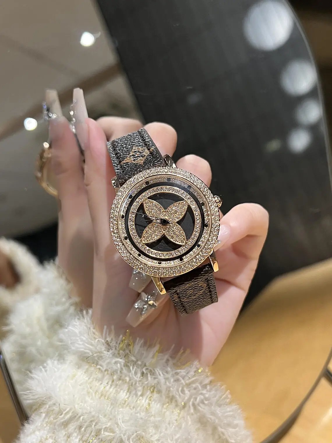 Luxury 4-Lever Watch for Women with Crystal Band — feature 1