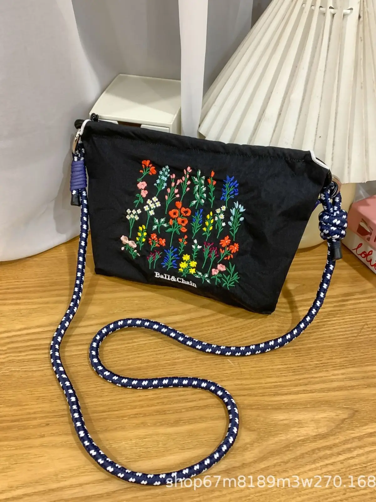 Japanese Niche Embroidered Shoulder Bag for Women — feature 34