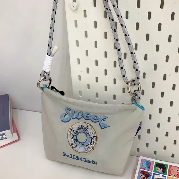 Japanese Niche Embroidered Shoulder Bag for Women — feature 39