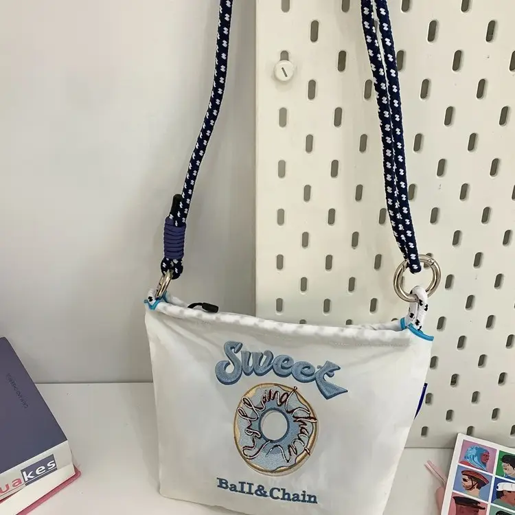 Japanese Niche Embroidered Shoulder Bag for Women — feature 43