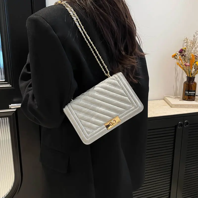 2025 Spring White Quilted Crossbody Bag with Gold Chain - Image 5