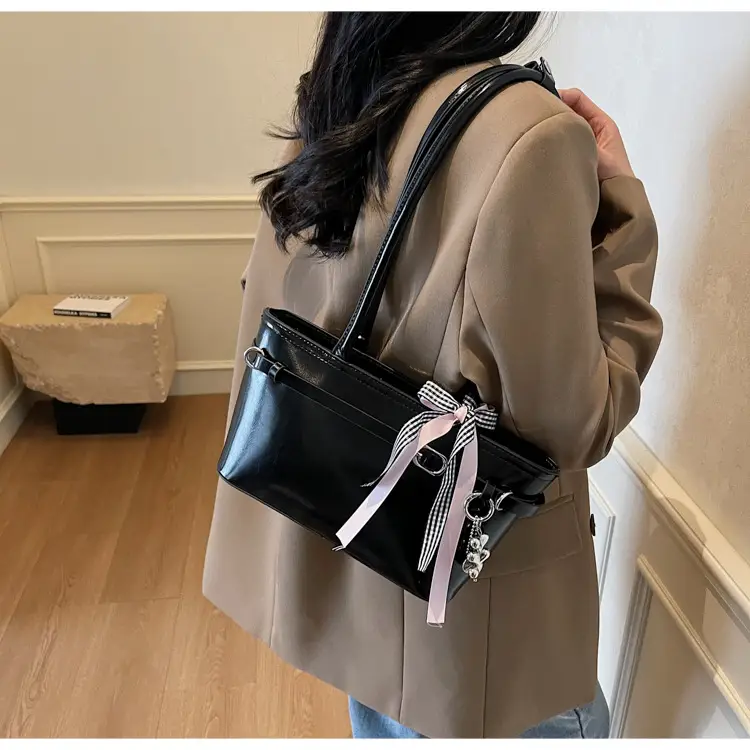 Black Clear Plexiglass Shoulder Bag for Women — feature 19