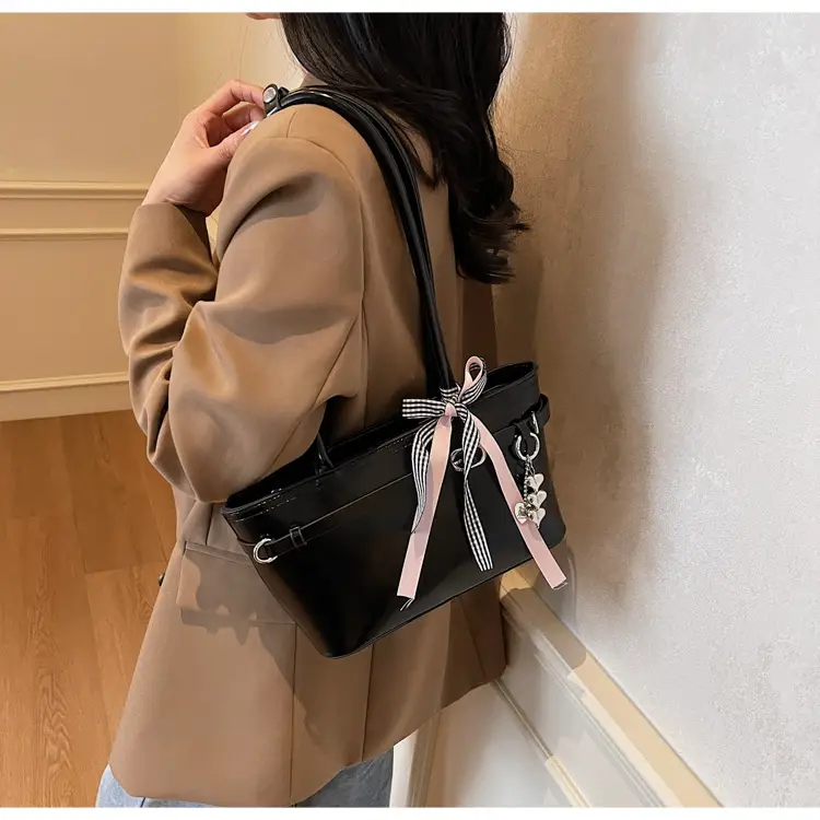 Black Clear Plexiglass Shoulder Bag for Women — feature 20