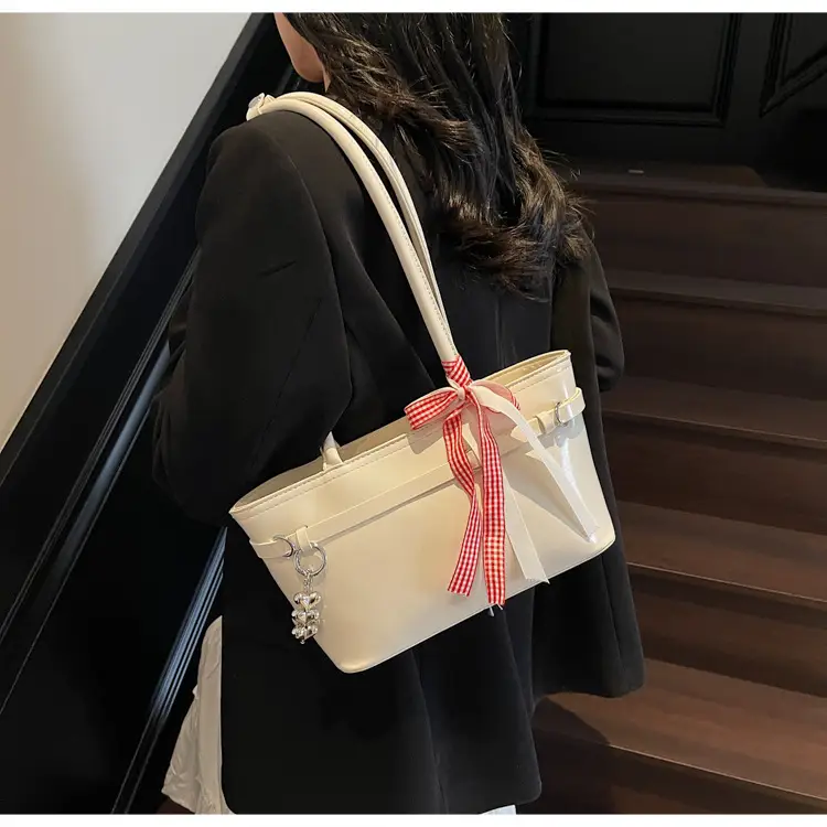 Black Clear Plexiglass Shoulder Bag for Women — feature 29