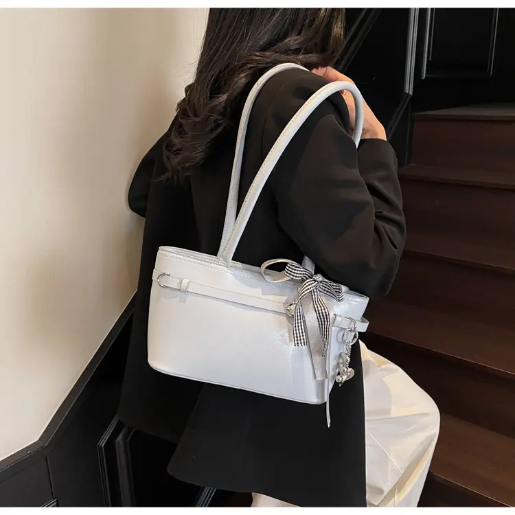 Black Clear Plexiglass Shoulder Bag for Women — feature 33