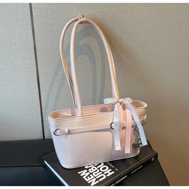 Black Clear Plexiglass Shoulder Bag for Women — feature 9